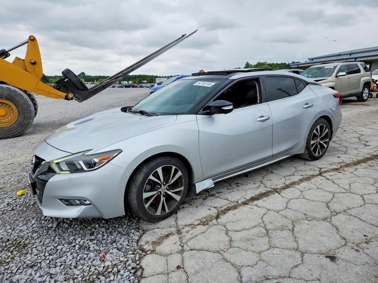 Salvage Nissan Maxima Image