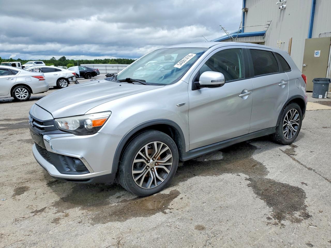 Salvage Mitsubishi Outlander Image