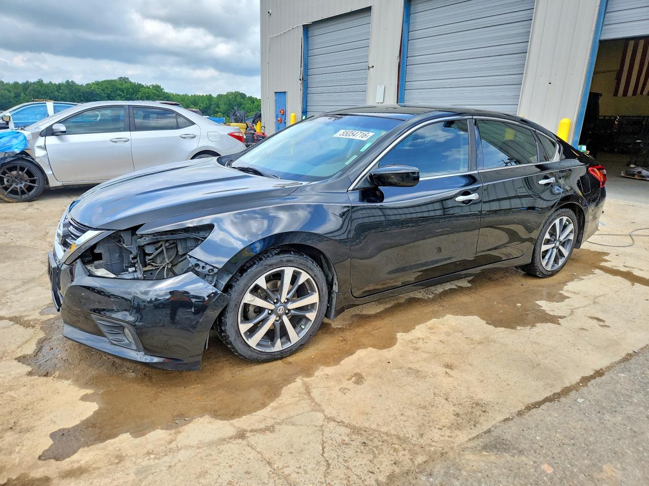 Salvage Nissan Altima Image