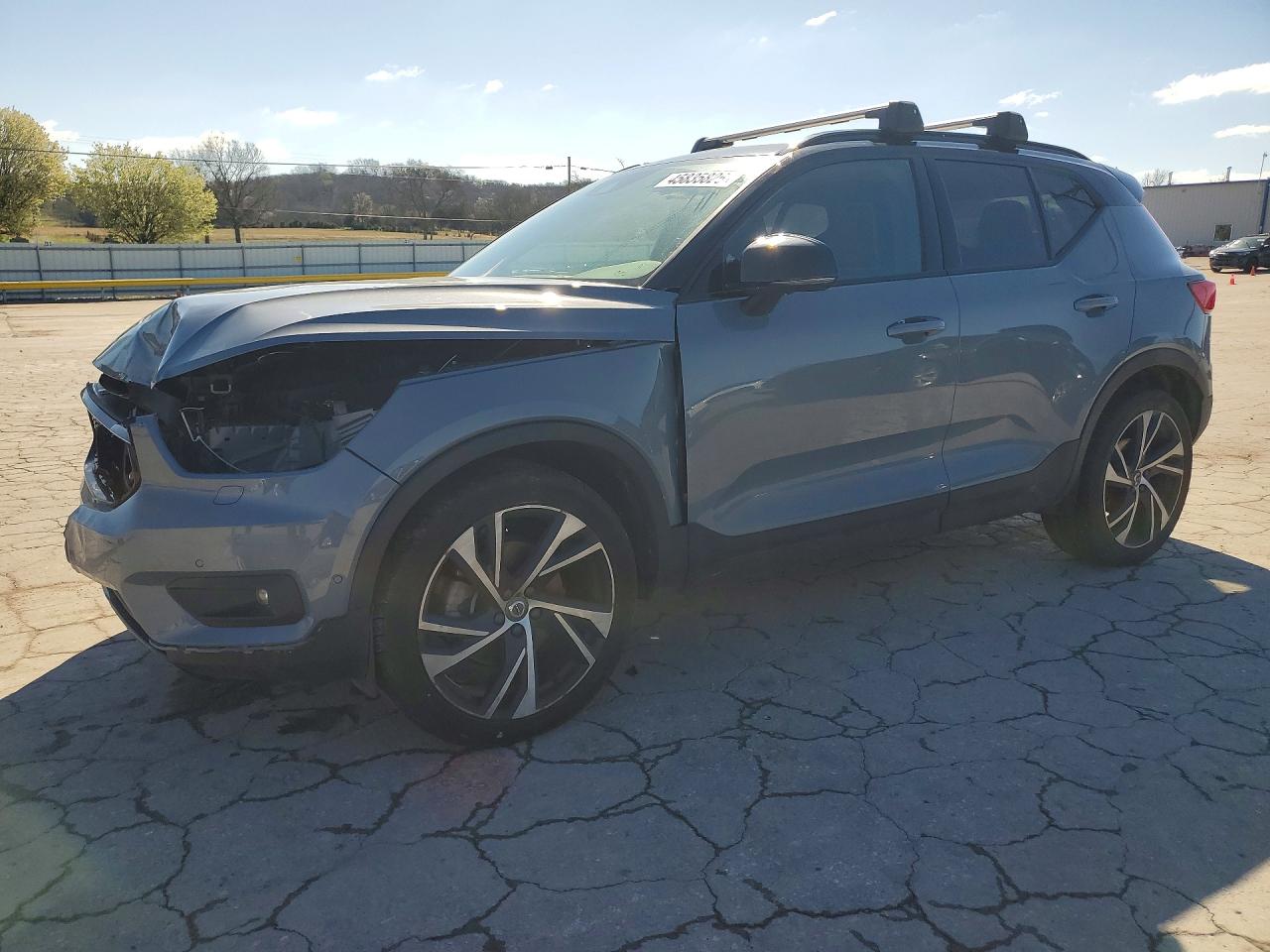 Salvage Volvo XC40 Image