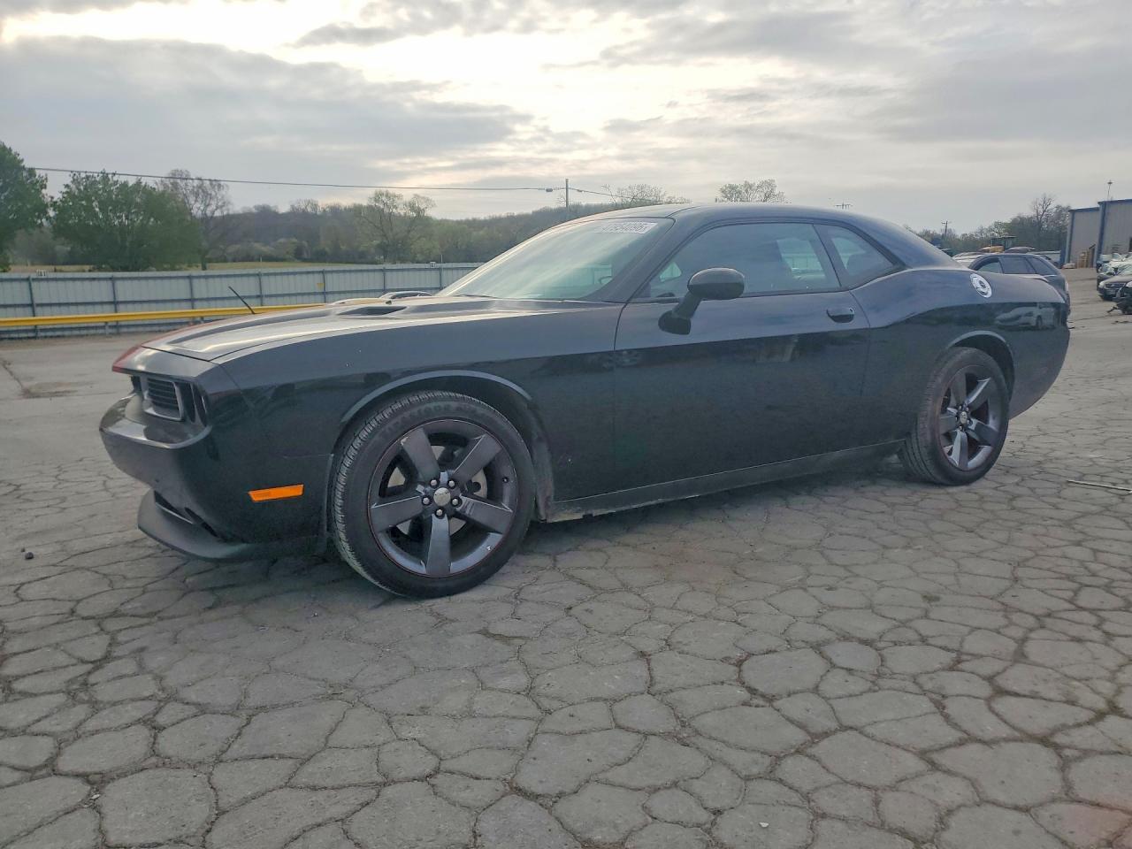 Salvage Dodge Challenger Image