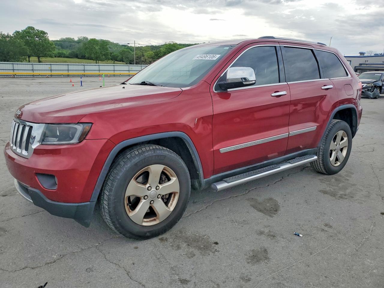 Salvage Jeep Cherokee Image