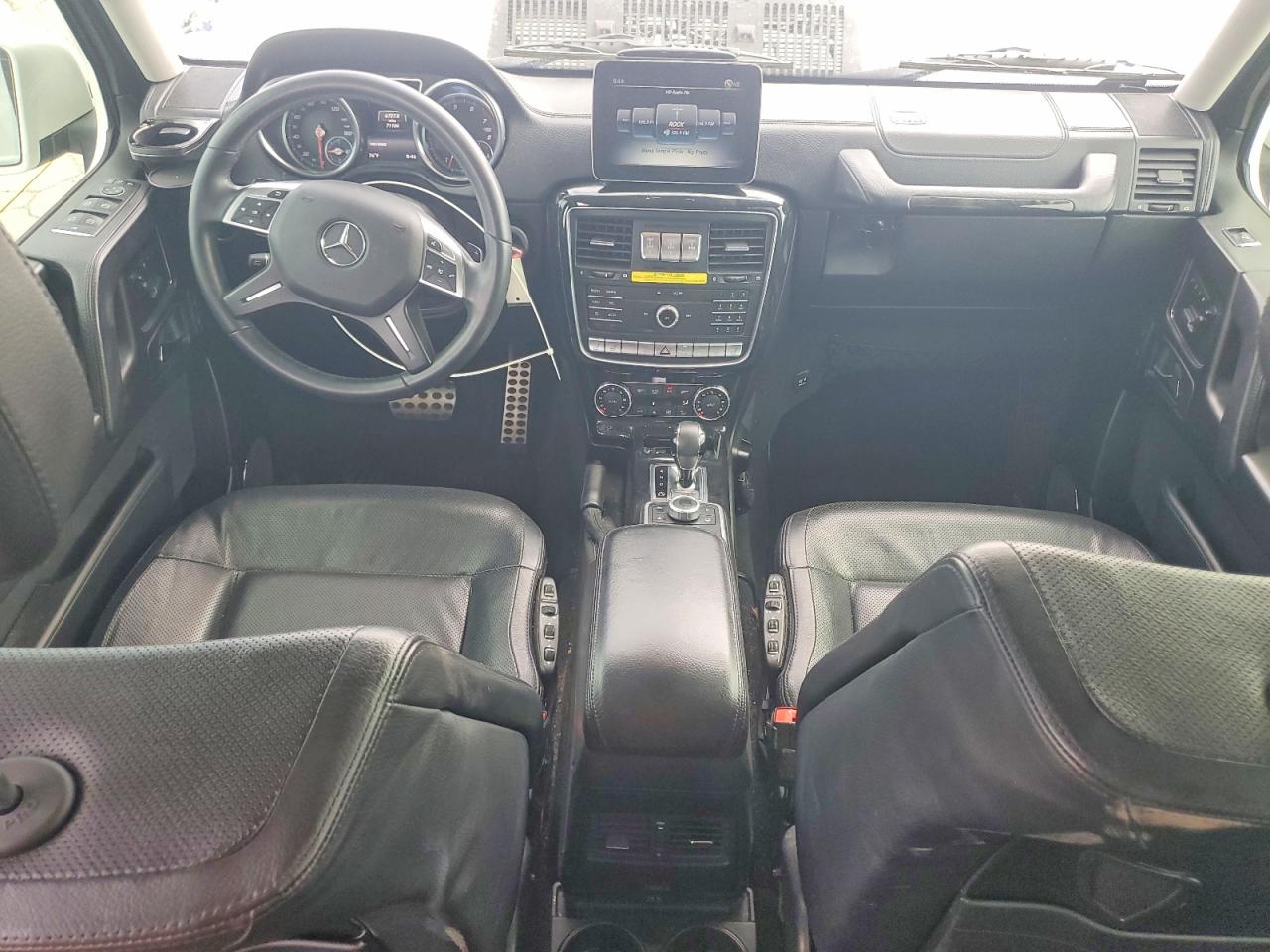 Mercedes-Benz G-Class 550