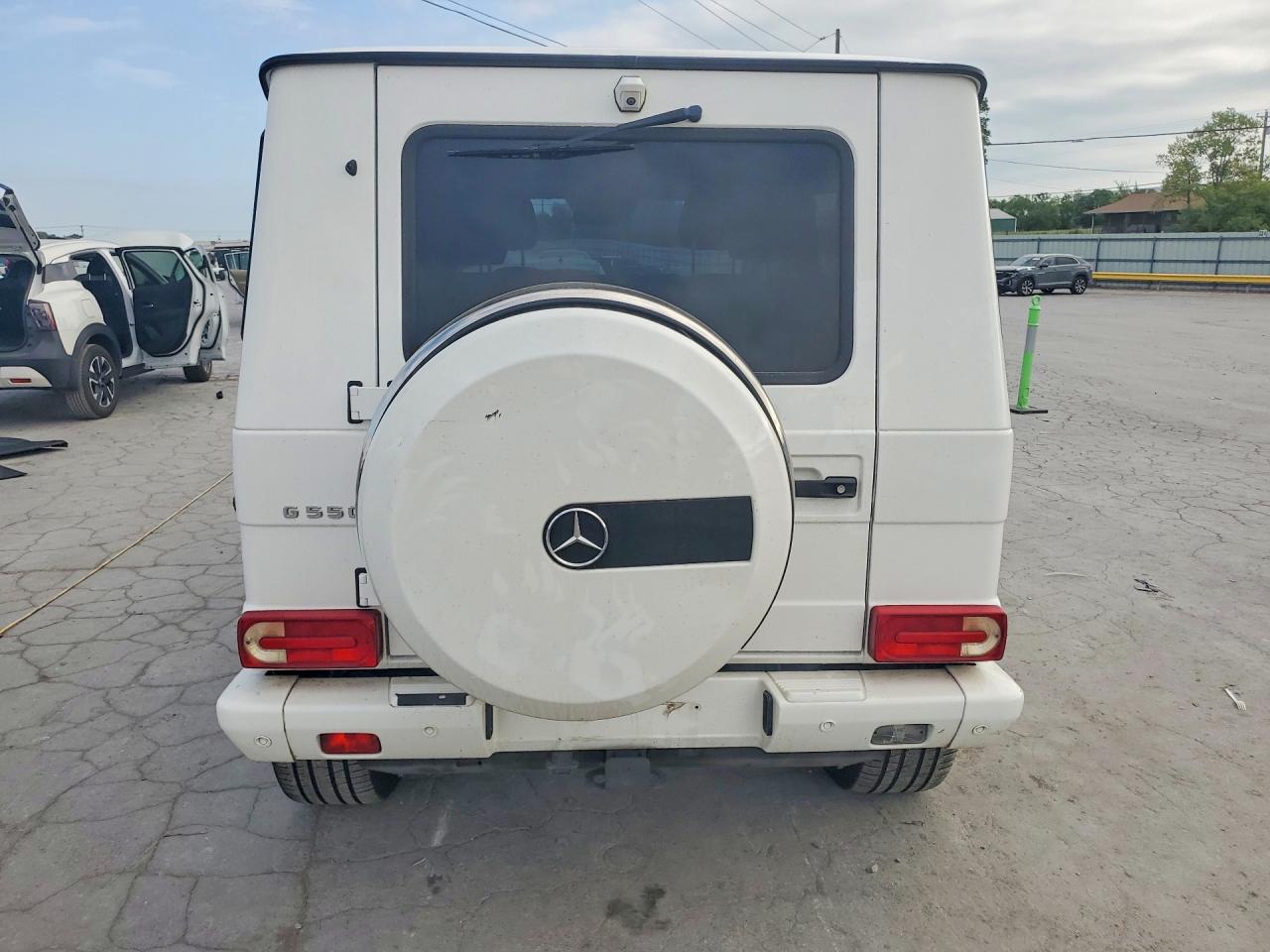 Mercedes-Benz G-Class 550