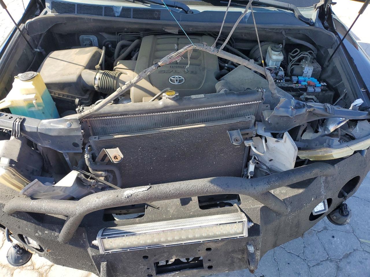 Toyota Tundra Crewmax Limited