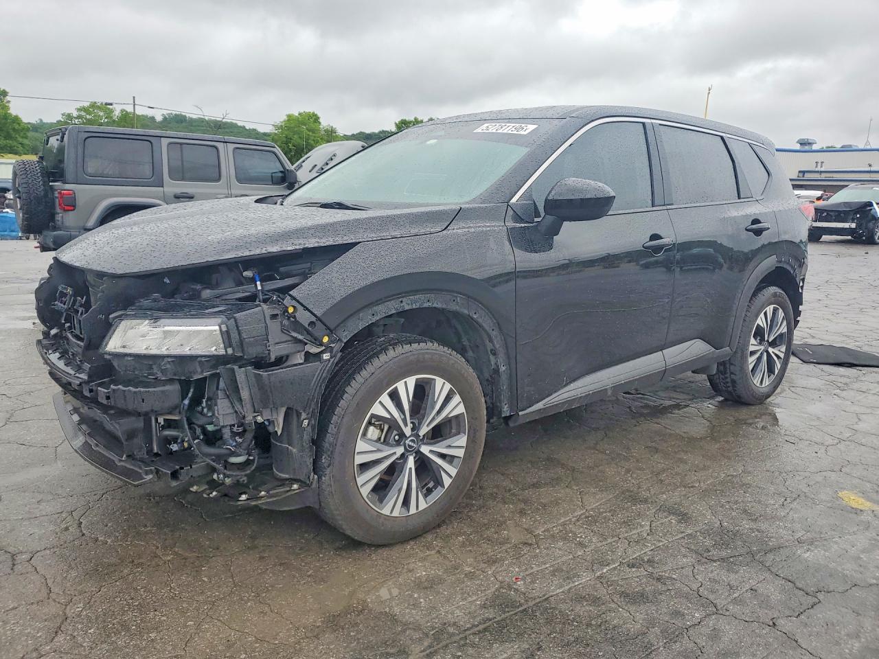 Salvage Nissan Rogue Image