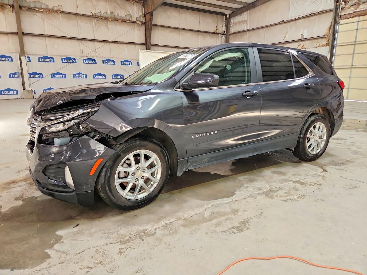 Salvage Chevrolet Equinox Image