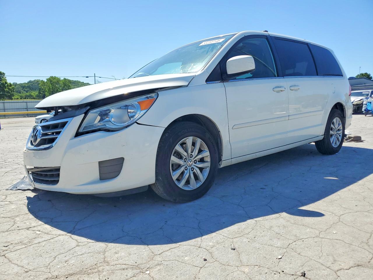 Salvage Volkswagen Routan Image