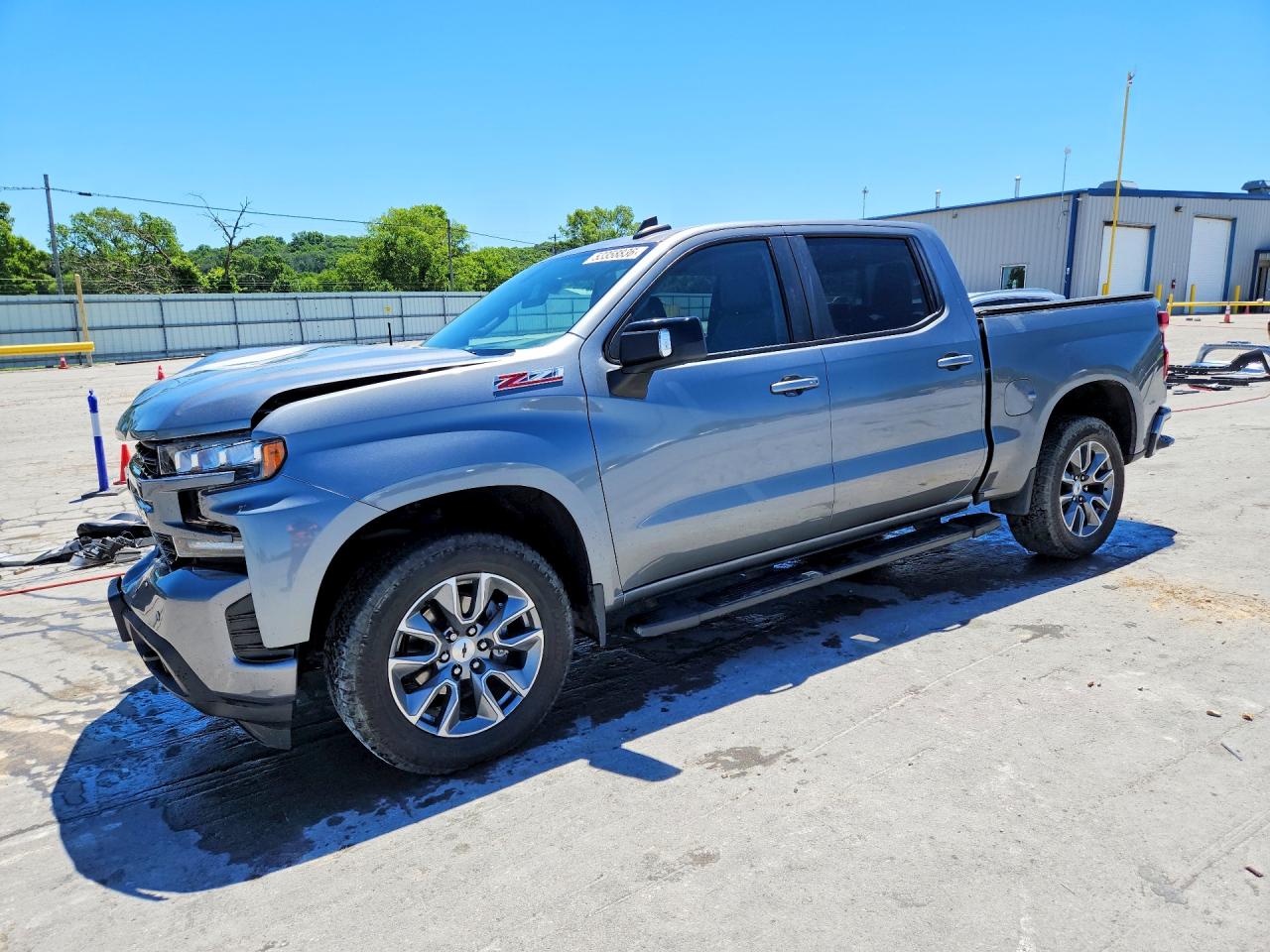 Salvage Chevrolet Silverado Image