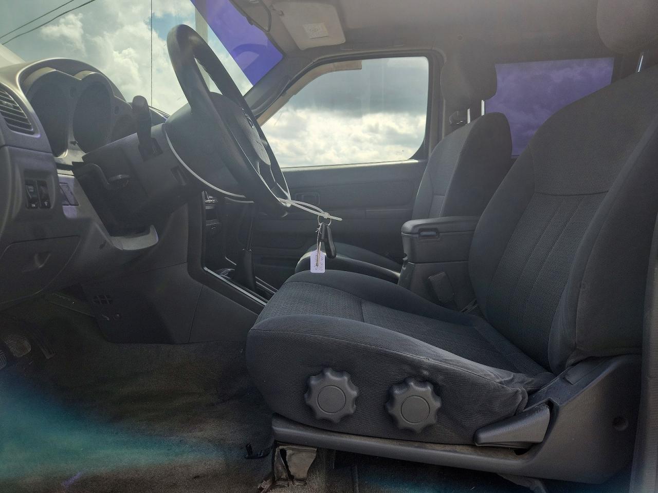 Nissan Frontier Crew Cab Xe V6