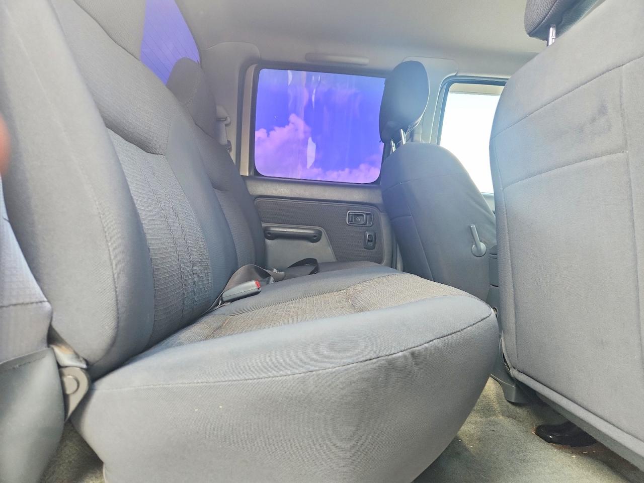 Nissan Frontier Crew Cab Xe V6