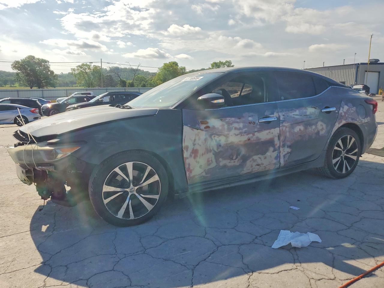 Salvage Nissan Maxima Image