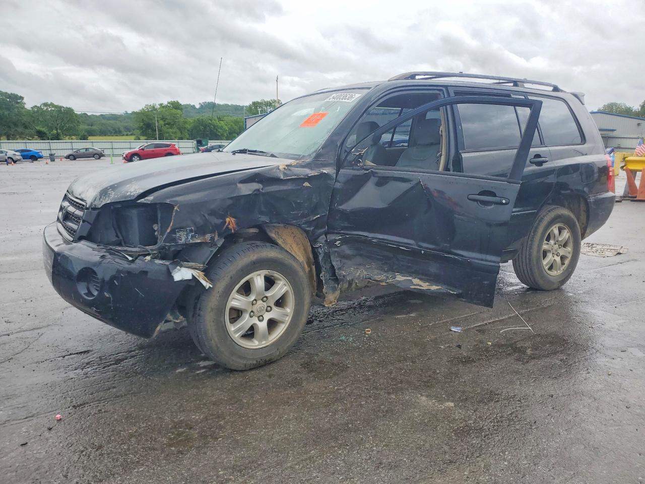 Salvage Toyota Highlander Image