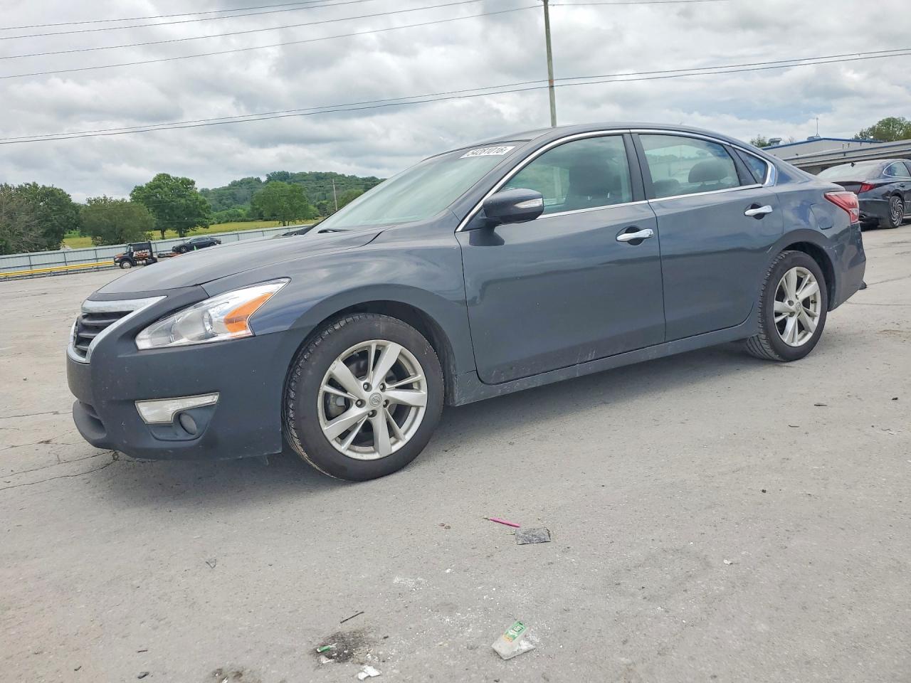 Salvage Nissan Altima Image