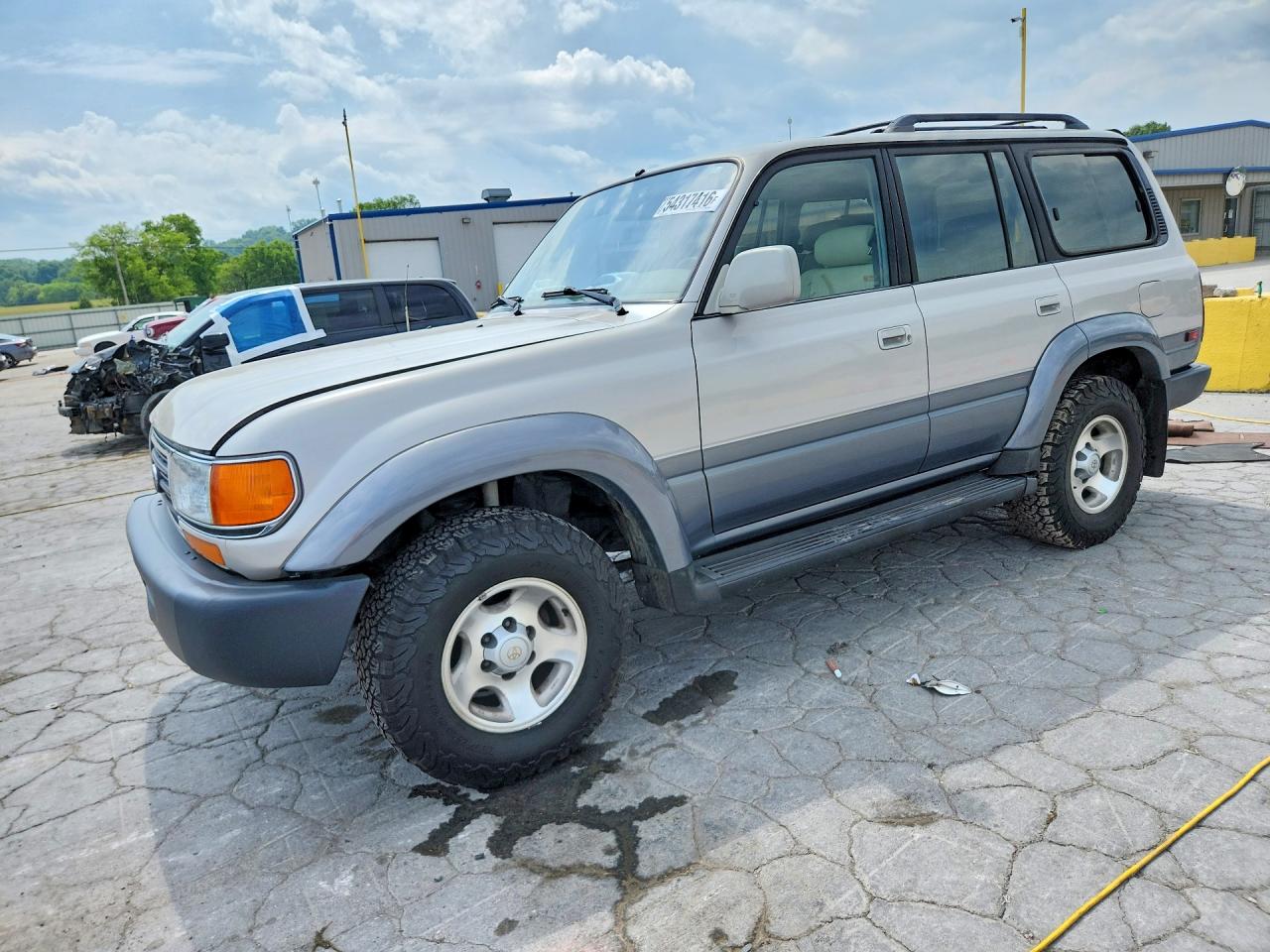 Salvage Toyota Land Cruis Image