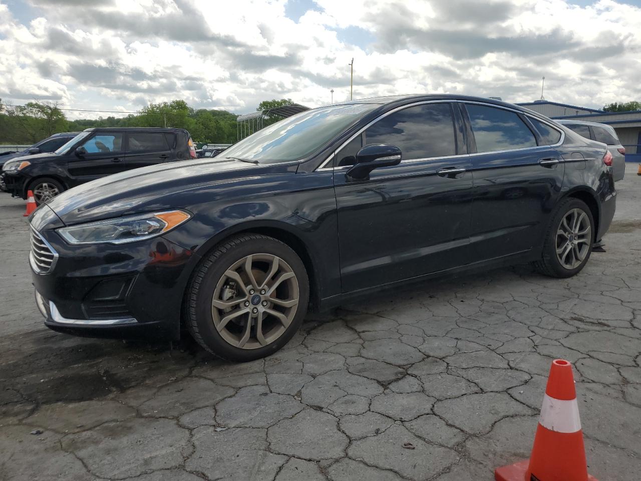 Salvage Ford Fusion Image