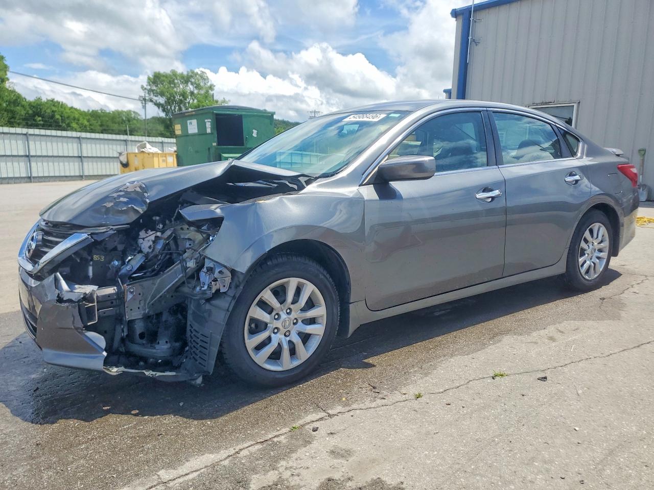 Salvage Nissan Altima Image