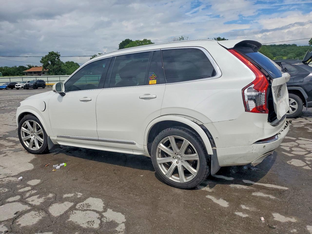 Volvo XC90 T8