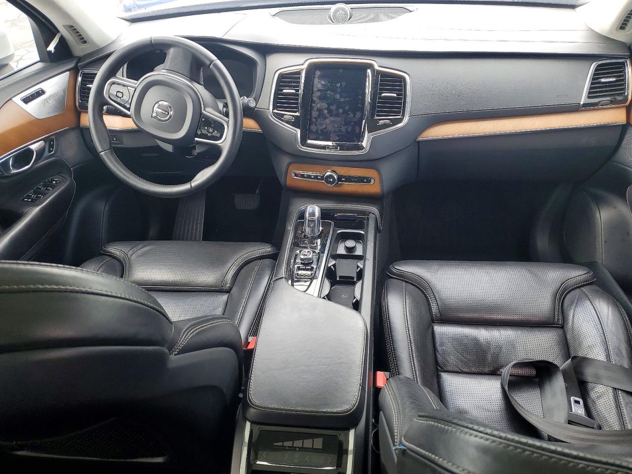 Volvo XC90 T8