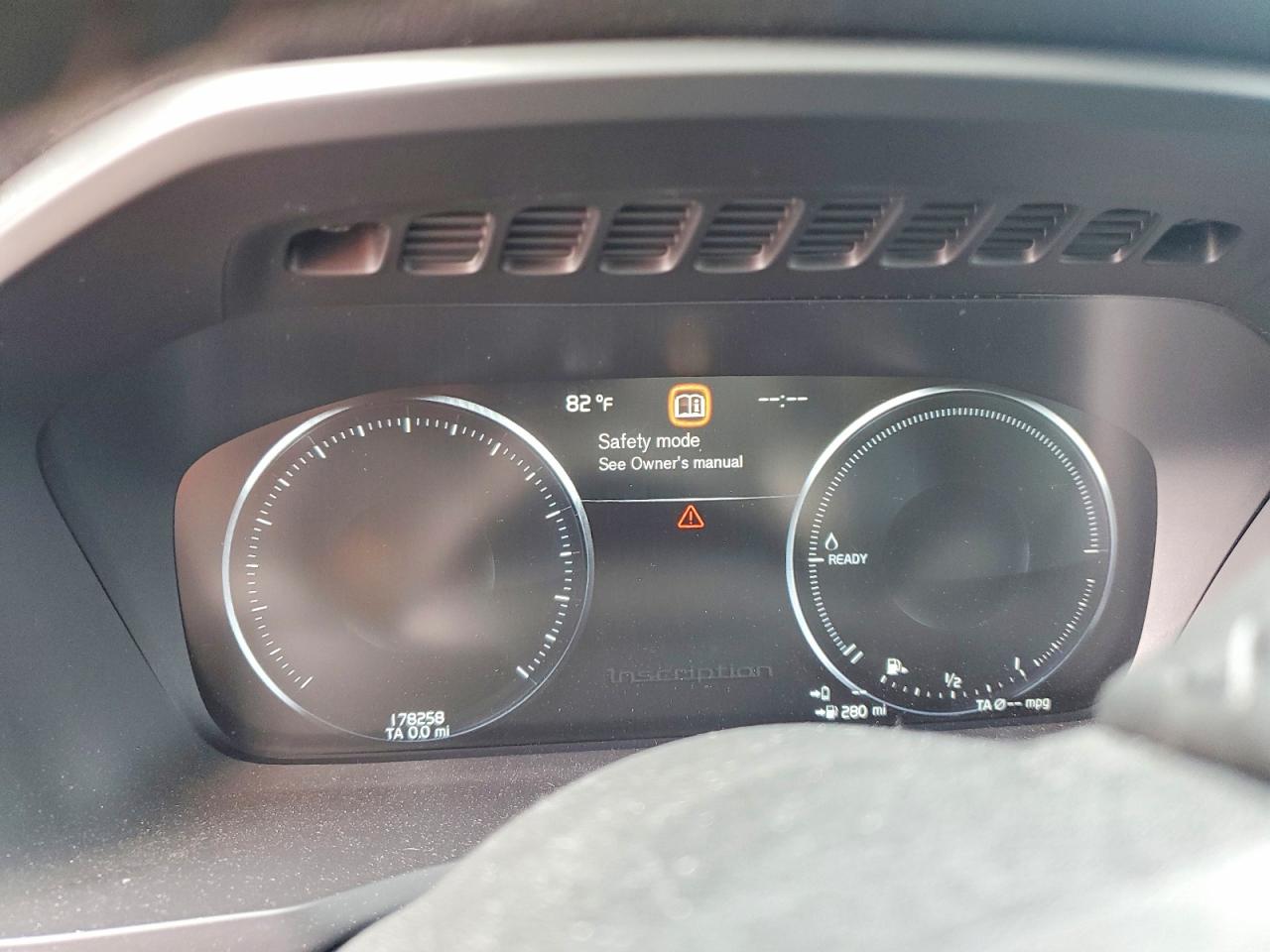 Volvo XC90 T8