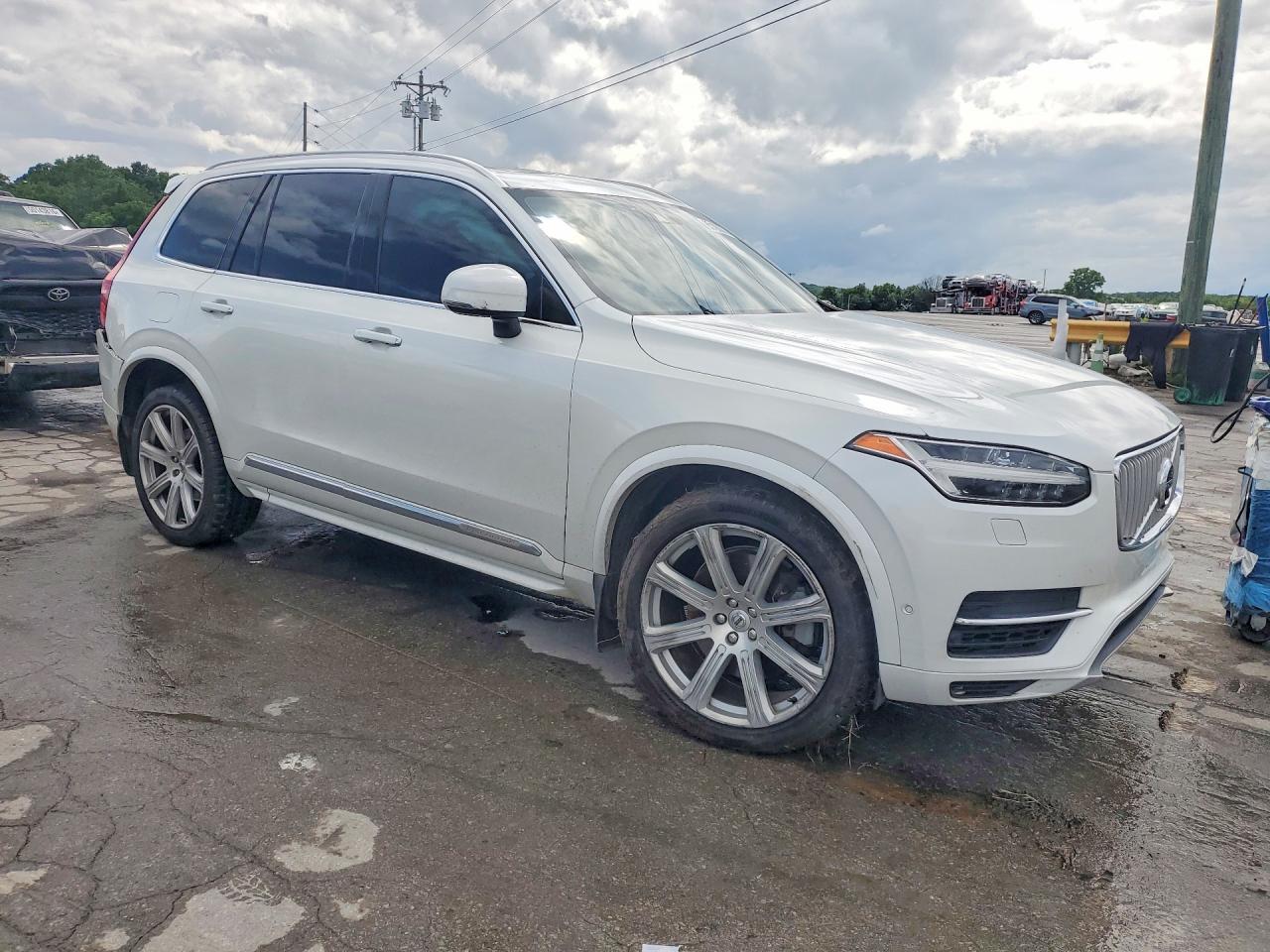 Volvo XC90 T8