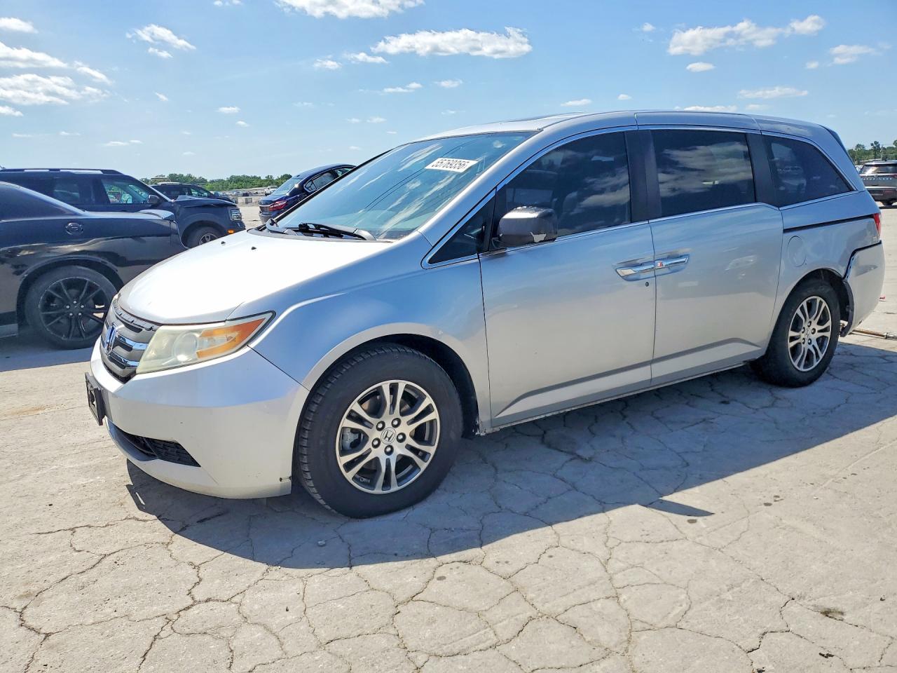 Salvage Honda Odyssey Image