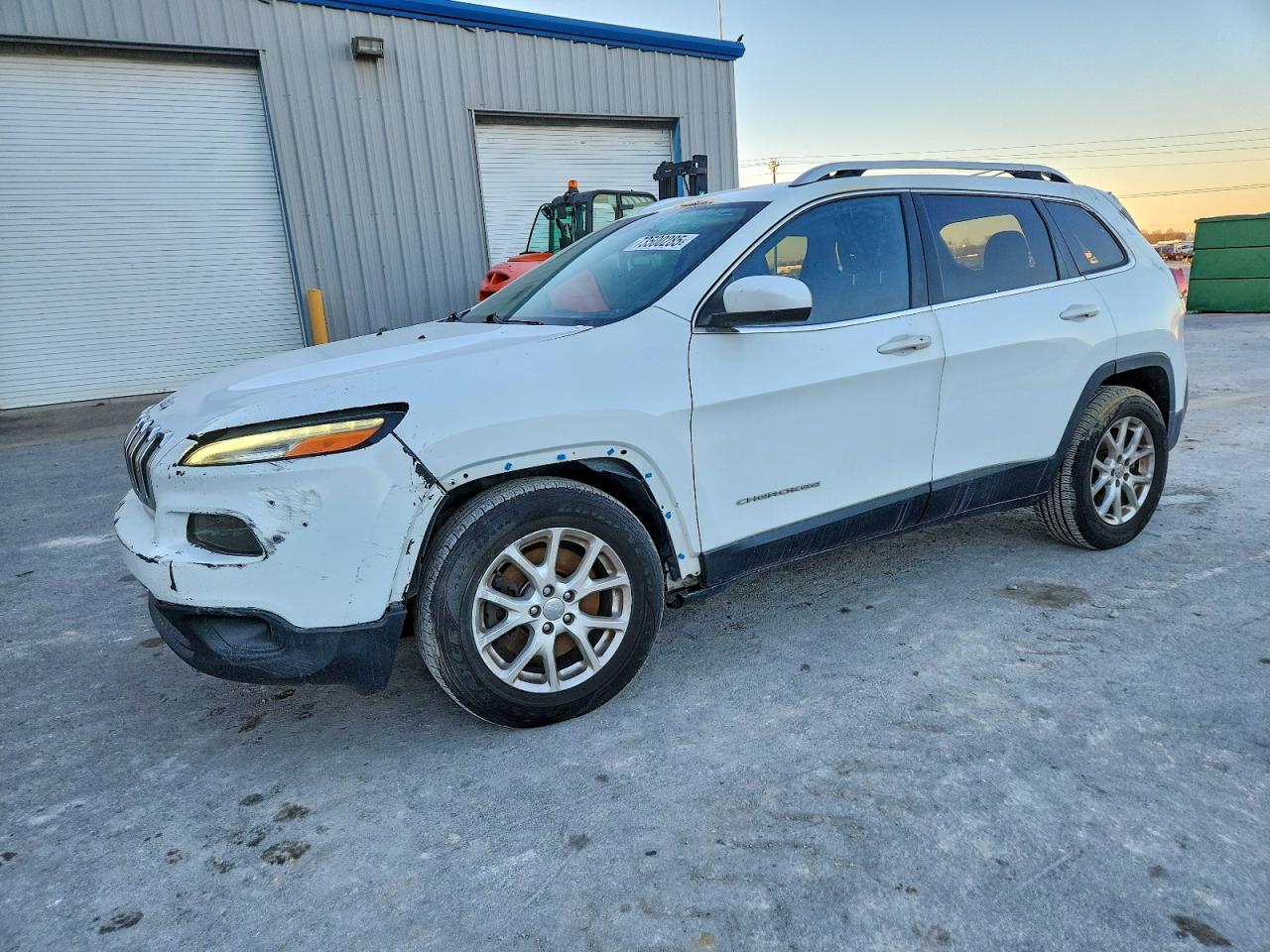 Salvage Jeep Grand Cherokee Image