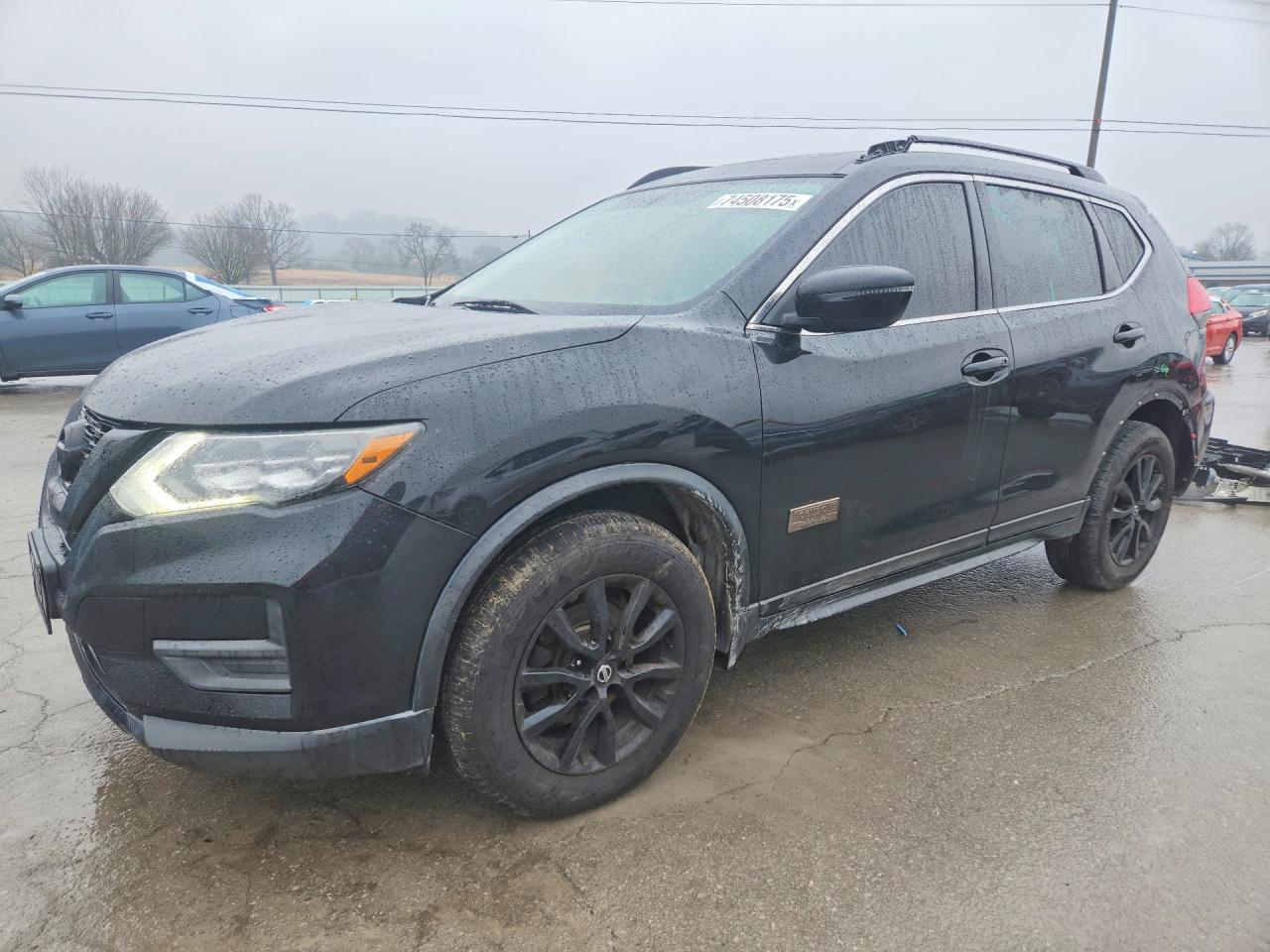 Salvage Nissan Rogue Image