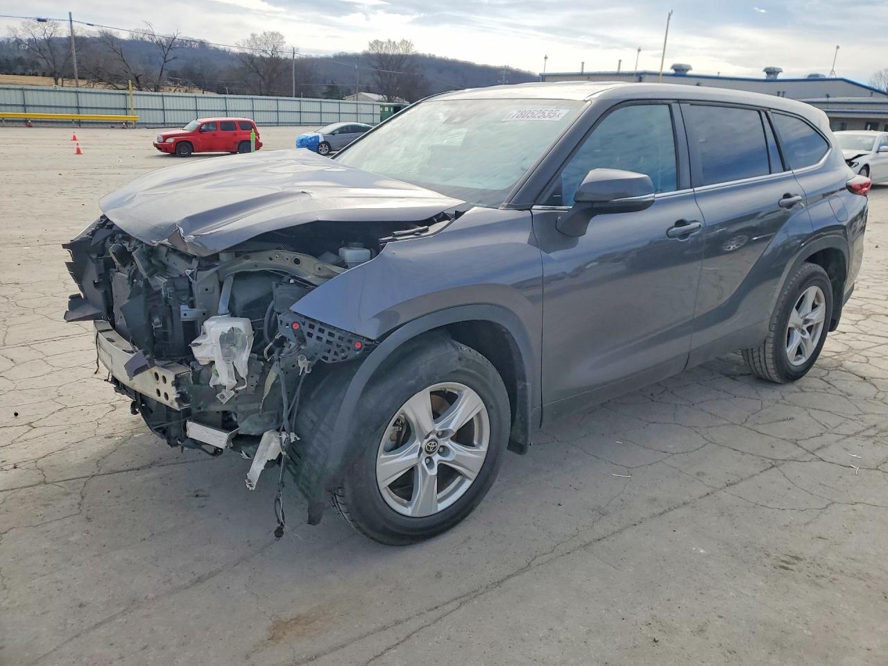 Salvage Toyota Highlander Image