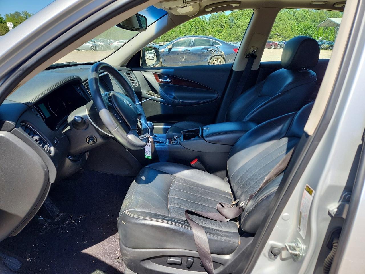 INFINITI Qx Base