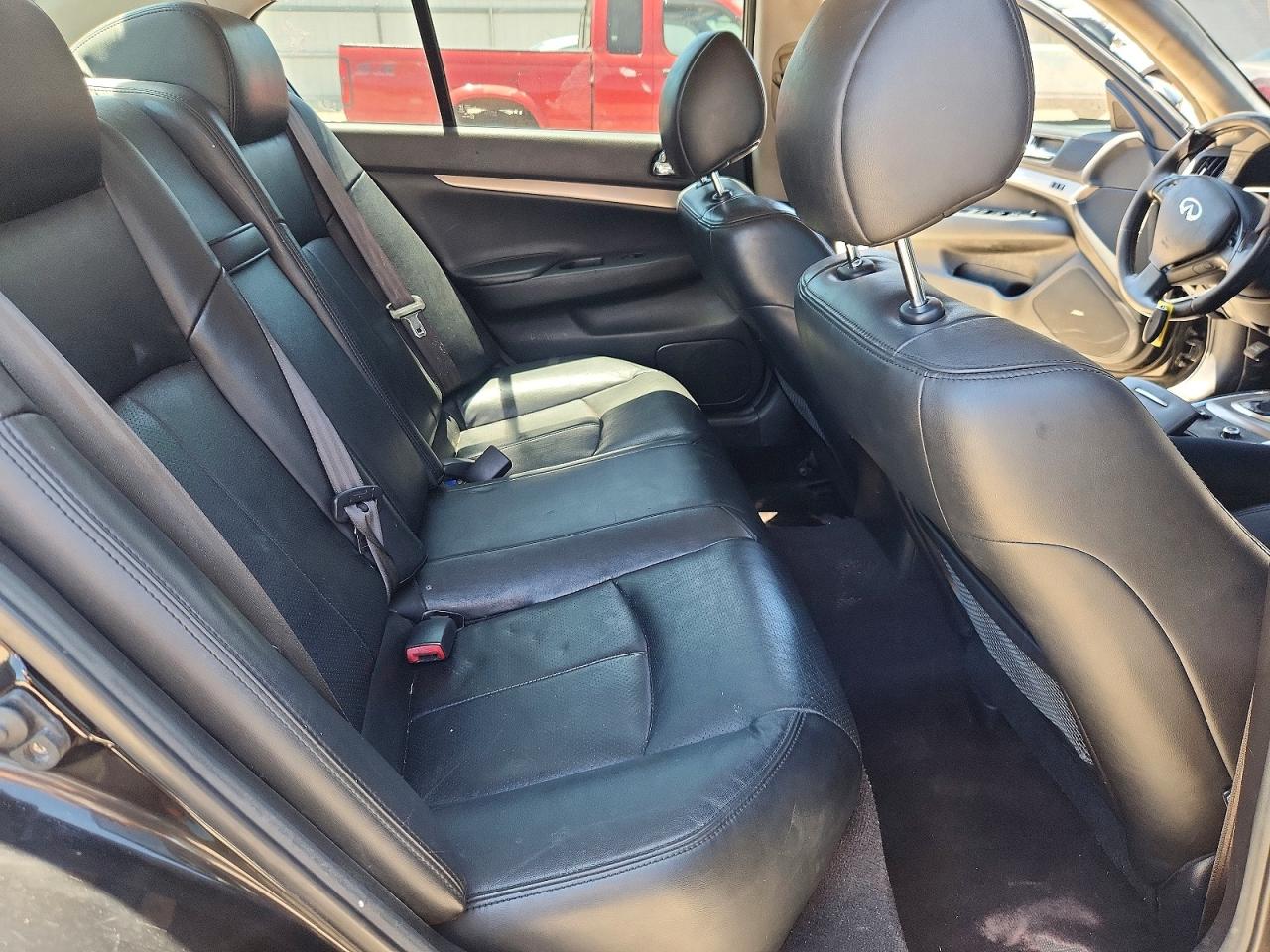 INFINITI G37 Journey