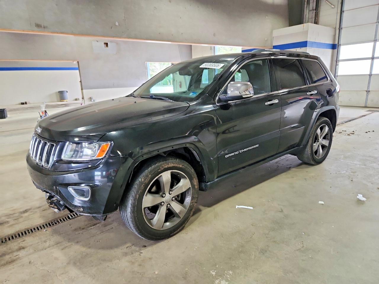 Salvage Jeep Cherokee Image