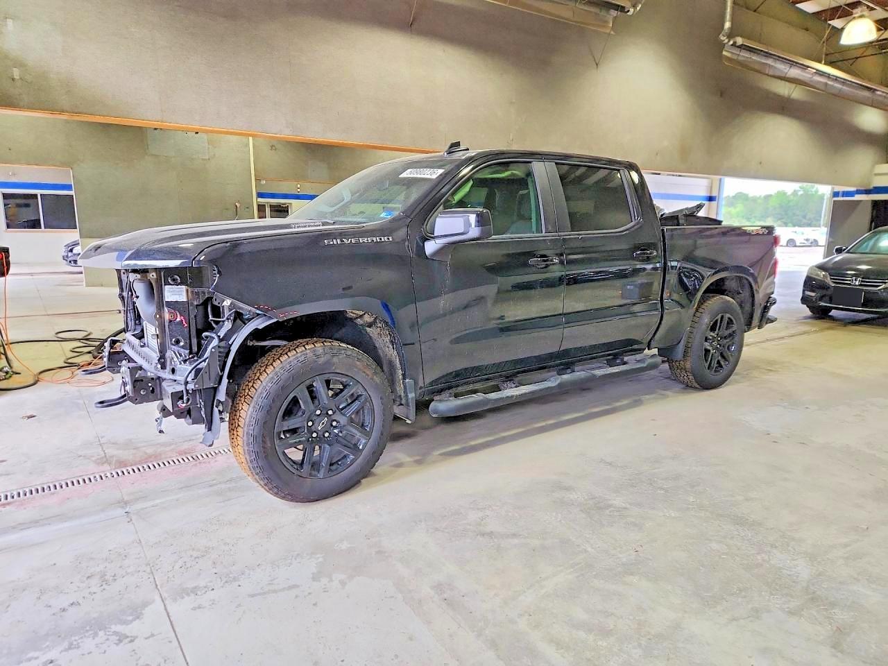 Salvage Chevrolet Silverado Image