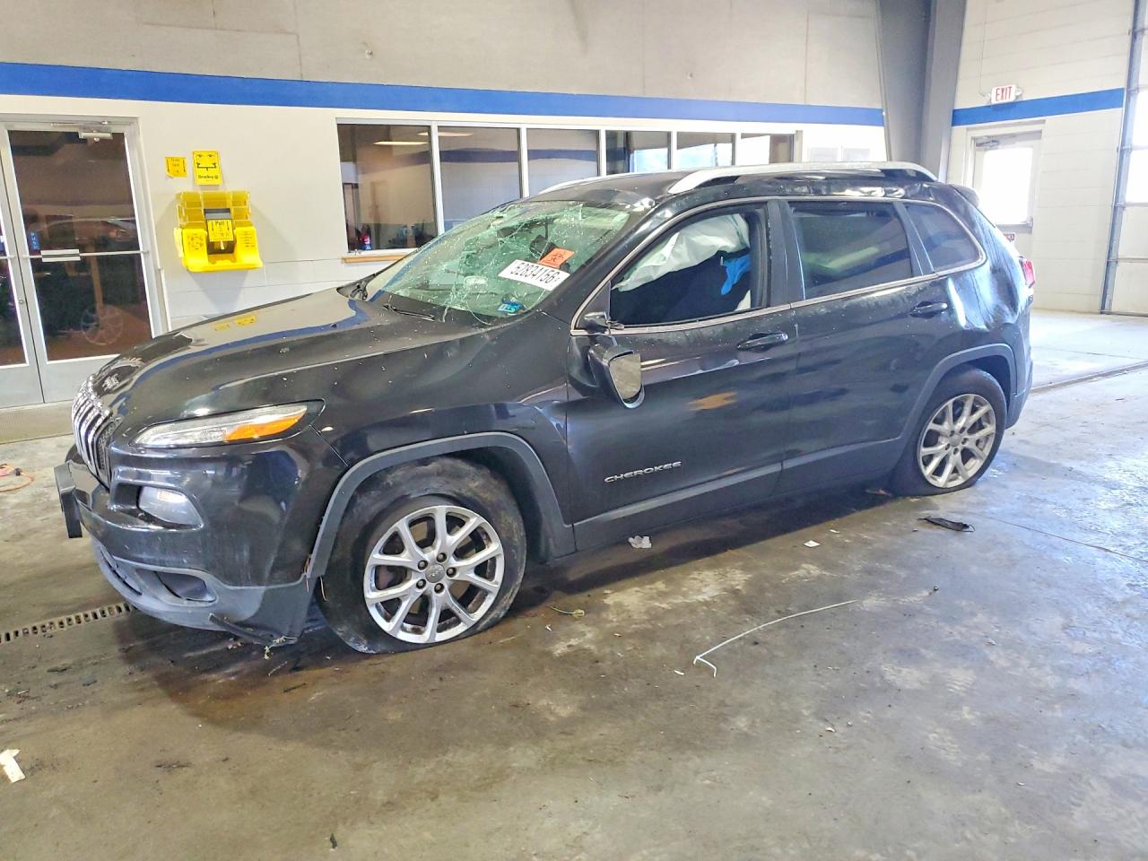 Salvage Jeep Cherokee Image