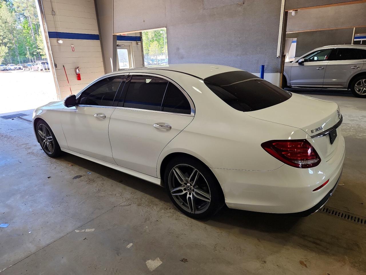 Mercedes-Benz E-Class 300 4matic