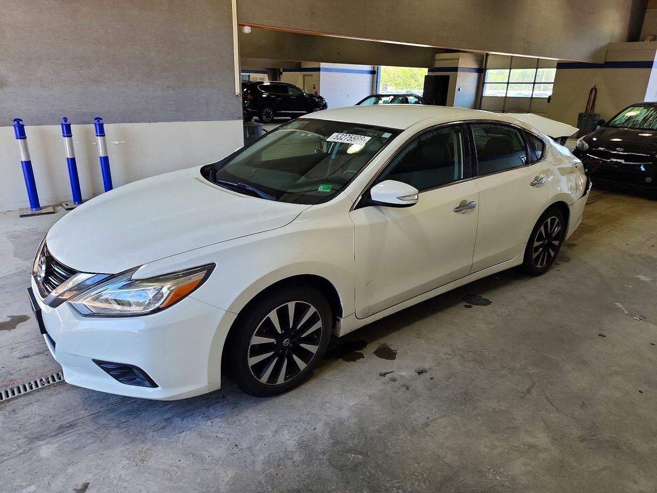 Salvage Nissan Altima Image