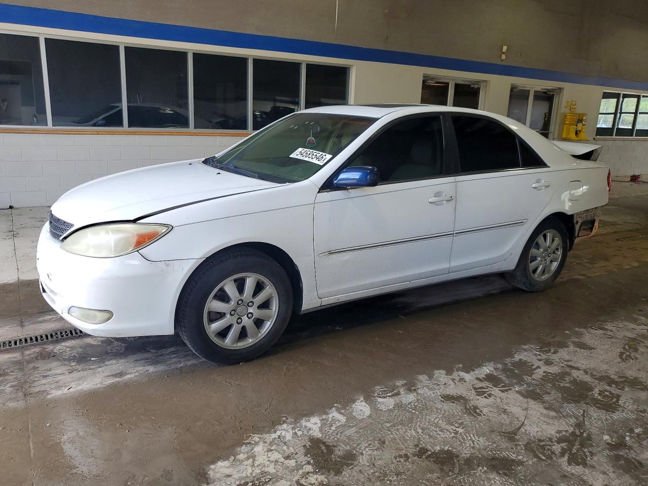 Salvage Toyota Camry Image