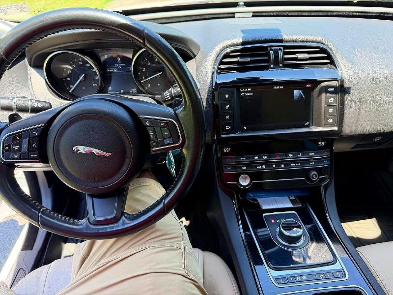 Jaguar XE Premium