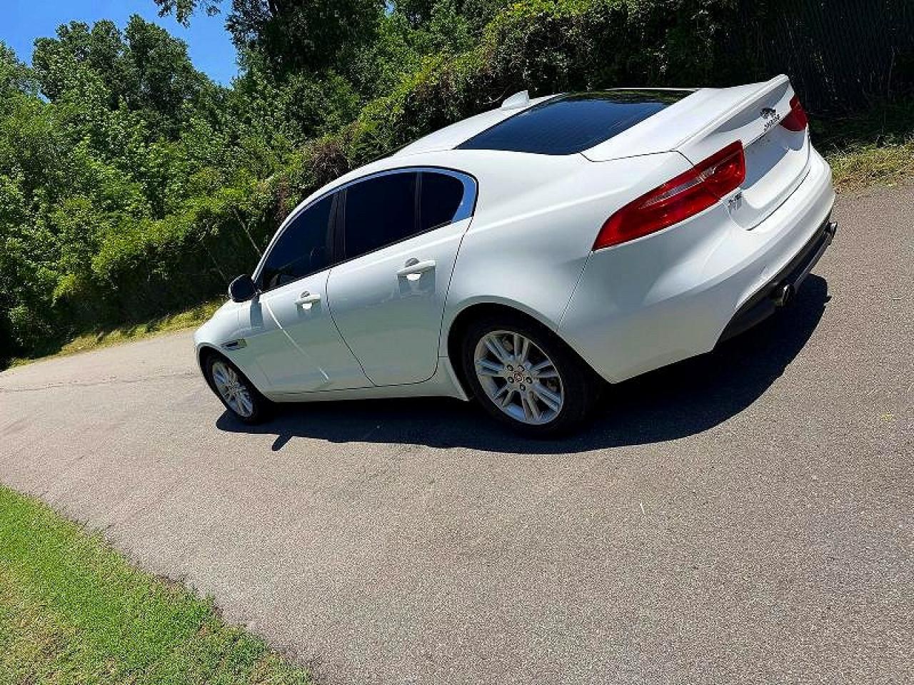 Jaguar XE Premium