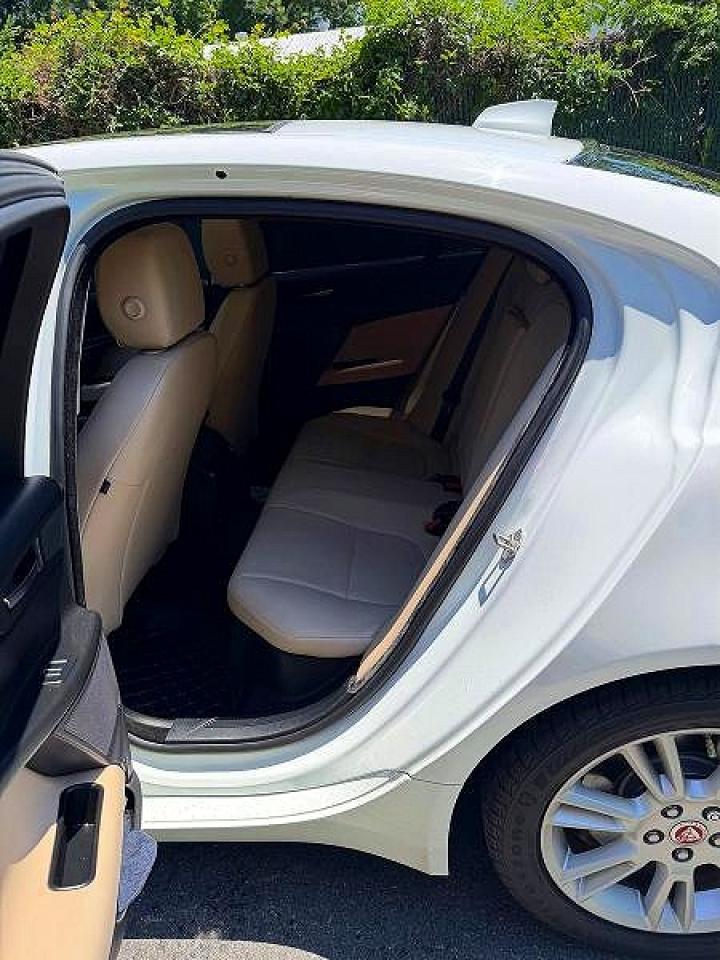 Jaguar XE Premium