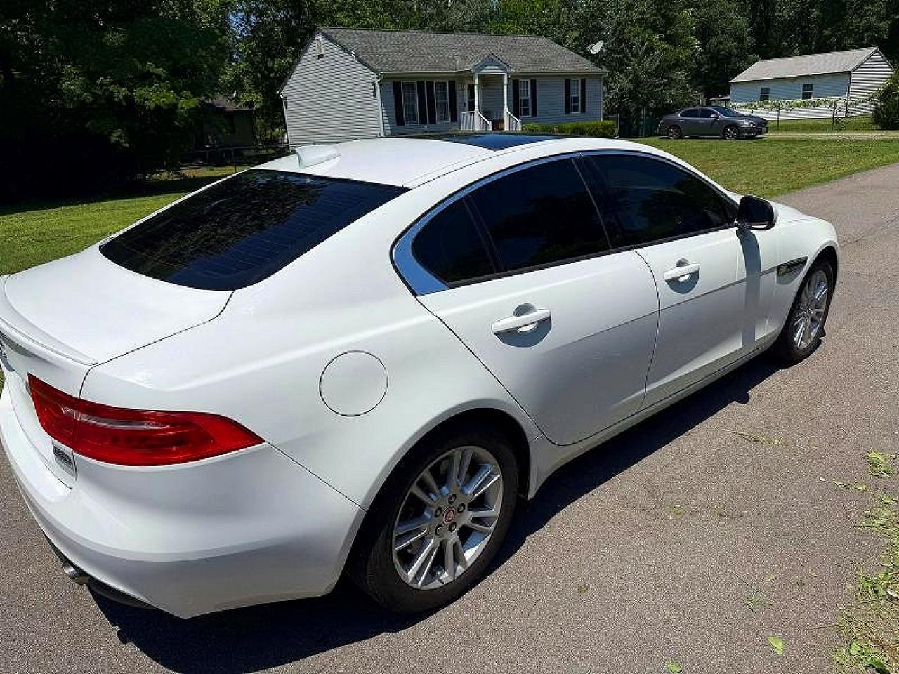 Jaguar XE Premium