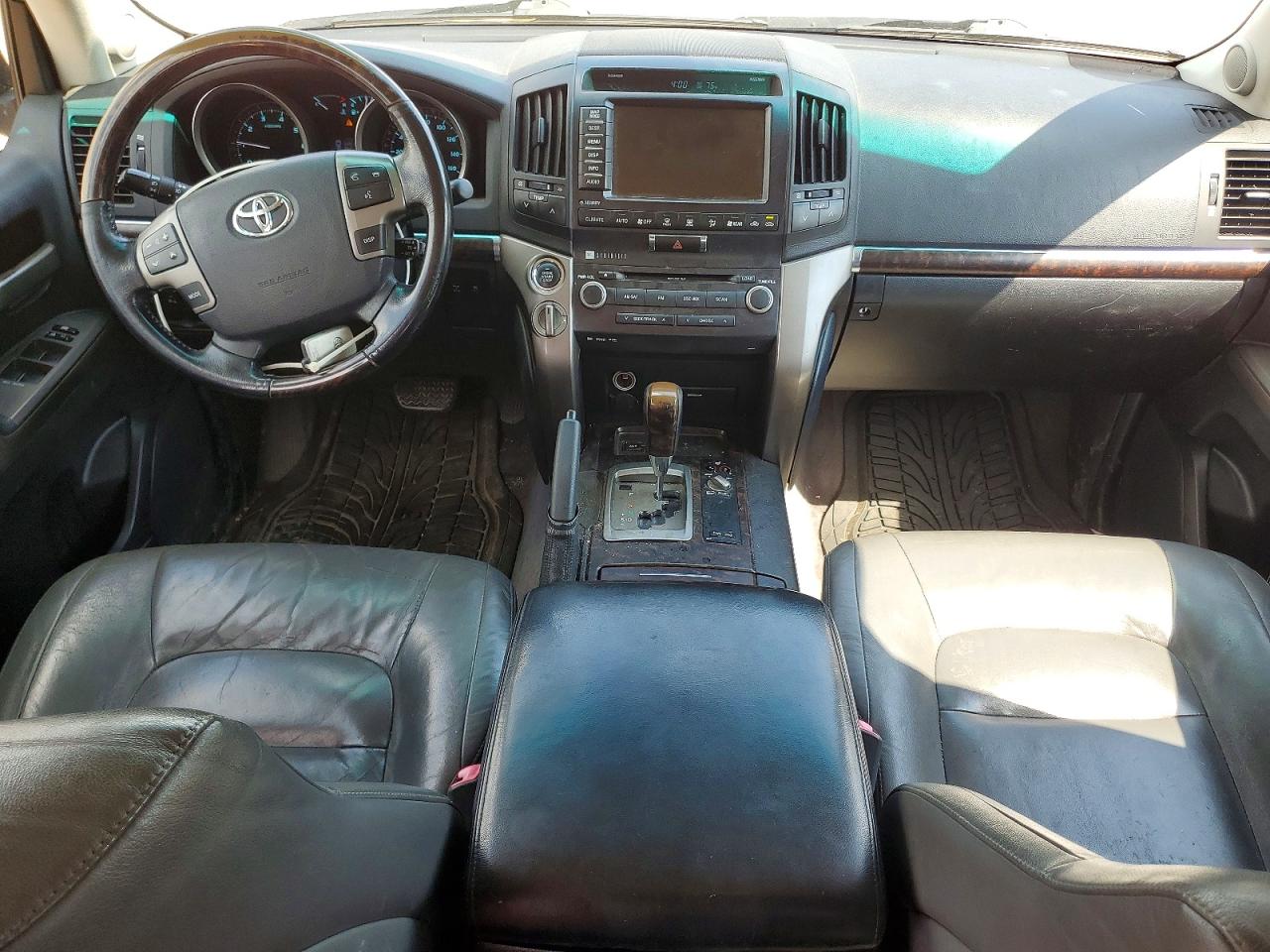 Toyota Land Cruis Base