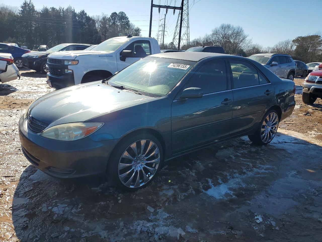 Salvage Toyota Camry Image