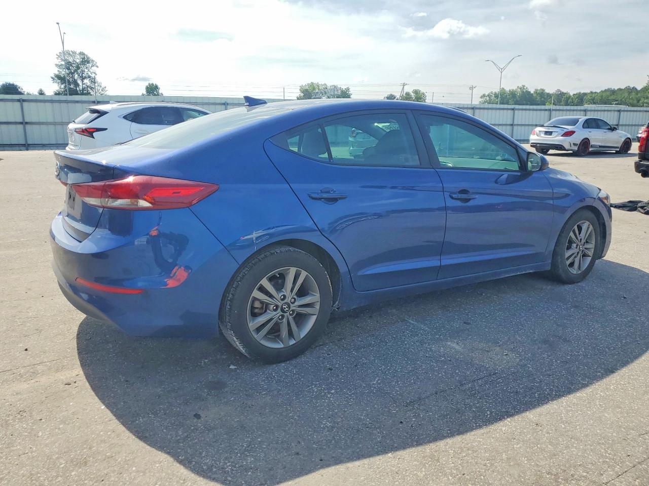 Hyundai ELANTRA Value Edition