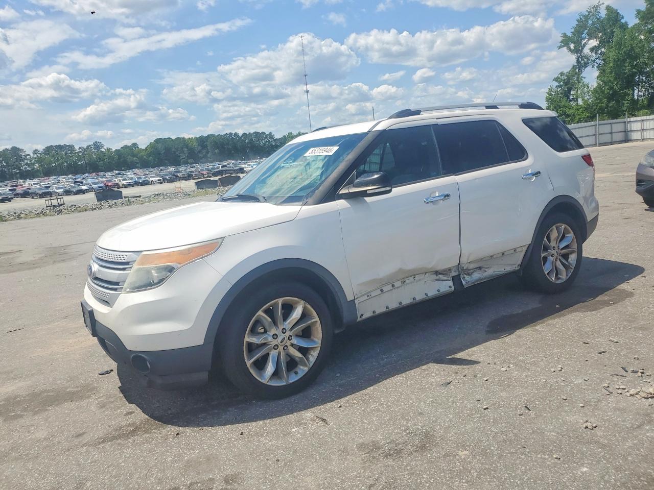 Salvage Ford Explorer Image