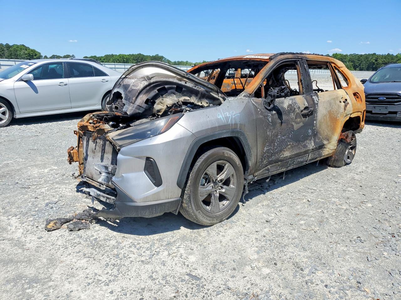 Salvage Toyota RAV4 Image