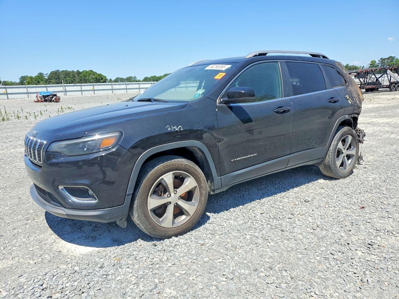 Salvage Jeep Cherokee Image
