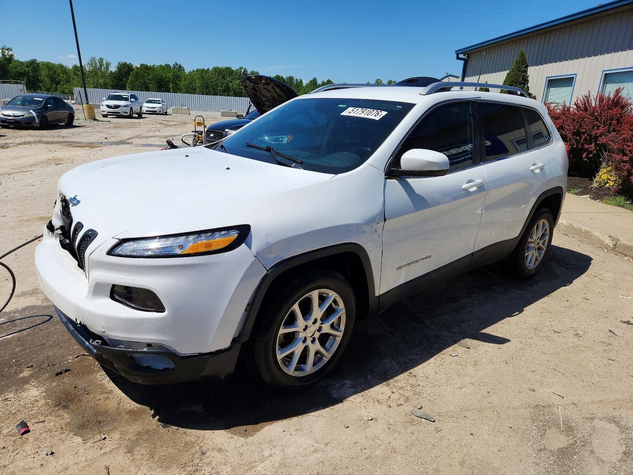 Salvage Jeep Cherokee Image