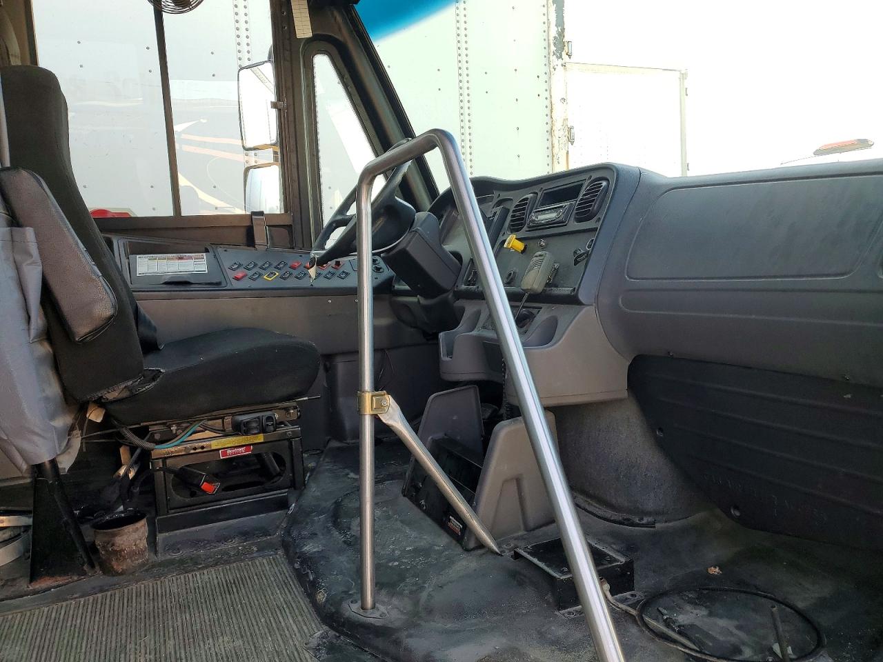 Freightliner Chassis B2b