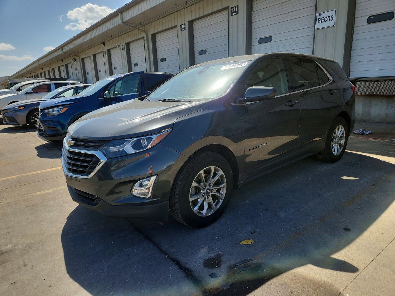 Salvage Chevrolet Equinox Image